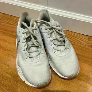 Nike Legend Essential 2, size 8.5